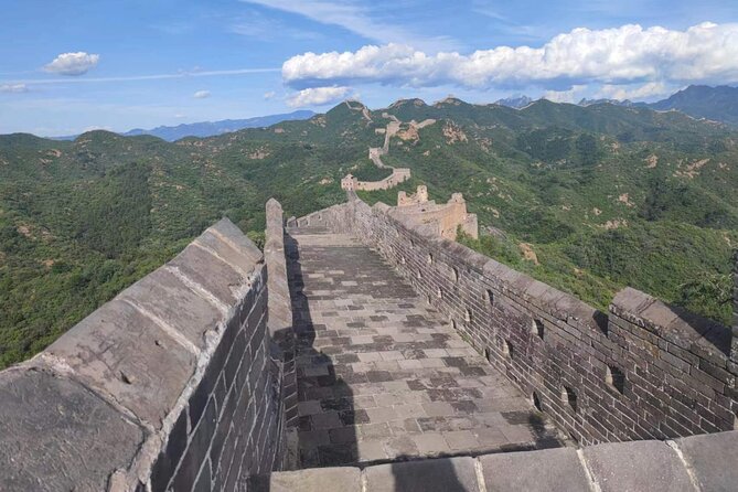 Private Jinshanling Great Wall Hiking Tour - With guide or solo: how English support changes the experience