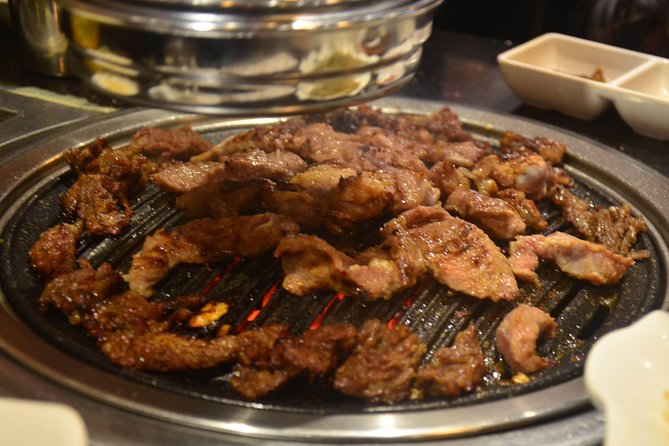 Private Nightlife Trip to See Wonderful Acrobatic Show Enjoy Delicious Barbecue Buffet Dinner - A stress-free Beijing night, built around two set moments