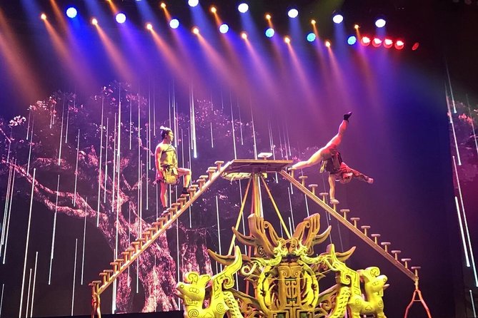 Private Nightlife Trip to See Wonderful Acrobatic Show Enjoy Delicious Barbecue Buffet Dinner - Getting to dinner without losing your appetite