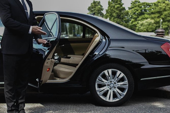 Private Round-Trip Transfer between Airport and Hotel - The real value: $58 per person and what you get for it