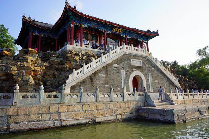 Private Tour to Mutianyu Great Wall and Summer Palace - What you get from the English-speaking team, including named staff