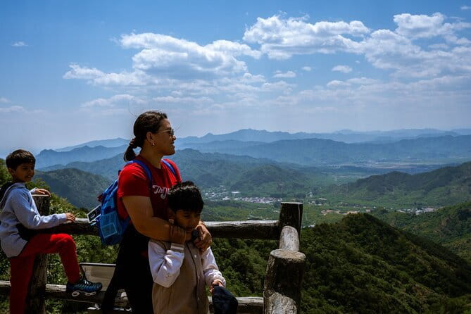 Private Tour to Mutianyu or Jinshanling Great Wall with Options - Cable cars and toboggans: what costs extra, and how to decide