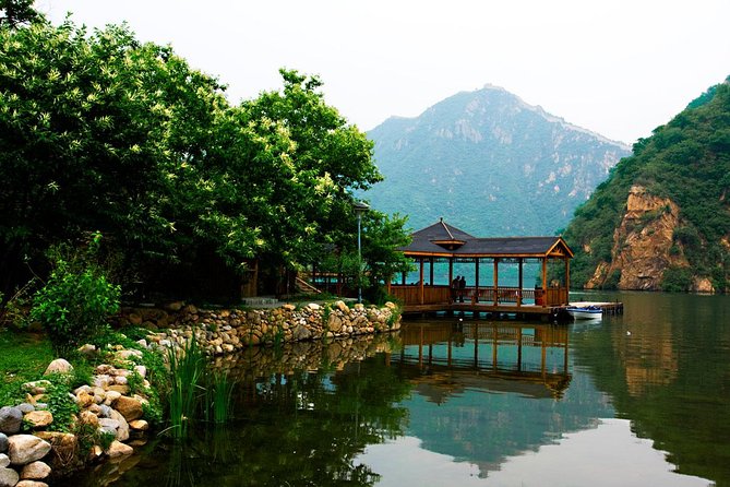 Private Transfer Service: Mutianyu and Huanghuacheng Great Wall - Mutianyu Great Wall: the famous watchtowers and your choices at the top