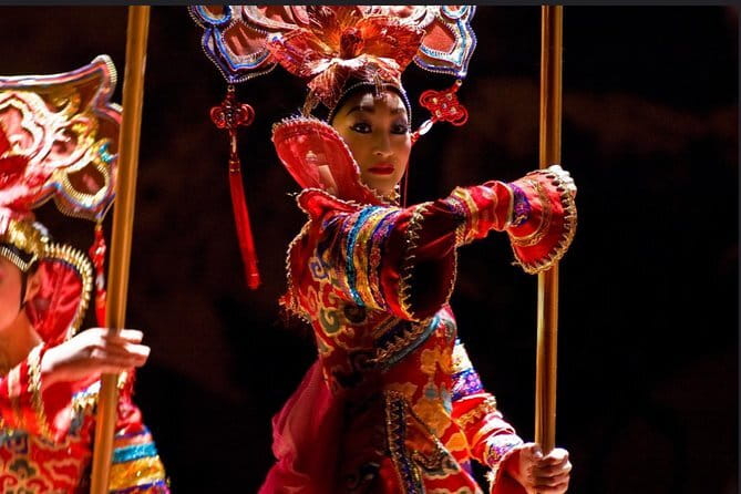 Red Theater Beijing Acrobatic Show Tickets Discount - What you’ll see in the 60-minute Red Theatre performance