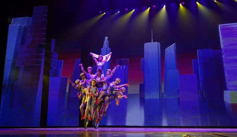 Red Theatre Beijing Acrobatic Show Tickets - Family-friendly energy without the gimmicks