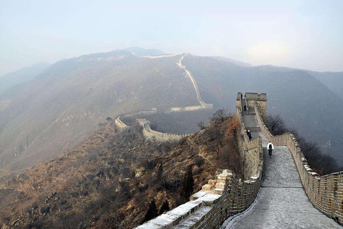 Round-Trip Private Transfer from Your hotel in Beijing to Great wall at Mutianyu - The VIP card trick: skipping shuttle bus lines without skipping the experience