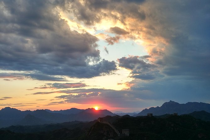 Small-Group 1-day Jinshanling Great Wall 6km Hiking tour - Cable Car Is Optional, and That Changes Your Plan
