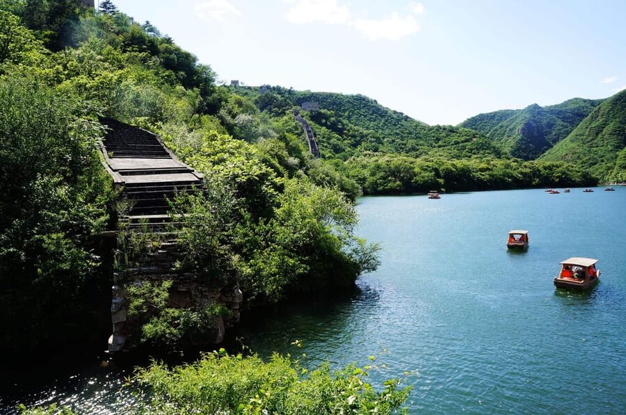 Small Group Tour To Two Section of Beijing Great Wall - Jade gallery stop: culture time that doesn’t steal the day