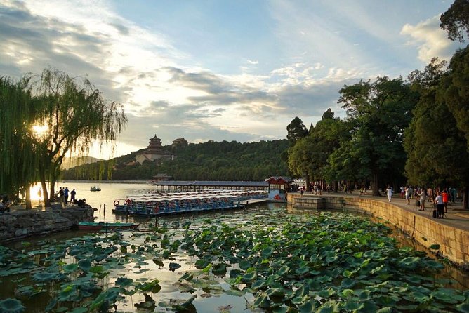 Summer Palace Private Tour with Public Transport&Optional Extras - Long Corridor and Kunming Lake: Why This Place Feels Like a Film Set