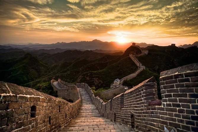 Sunrise on MuTianYu GreatWall Trip Taxi English Cab Driver-TR APP - Reaching Mutianyu: What Your Arrival Feels Like