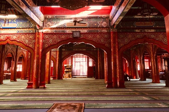 White Cloud Taoist Temple, Niujie Mosque and Hutong Private Full Day Tour - Dashilan and the “oldest shopping street” vibe